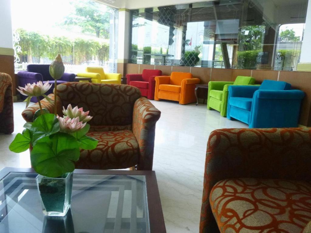 Hotel New Puri Garden Bandara Semarang Exterior foto